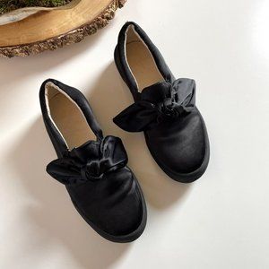 Urban Outfitters Bow Shoes | Size 7